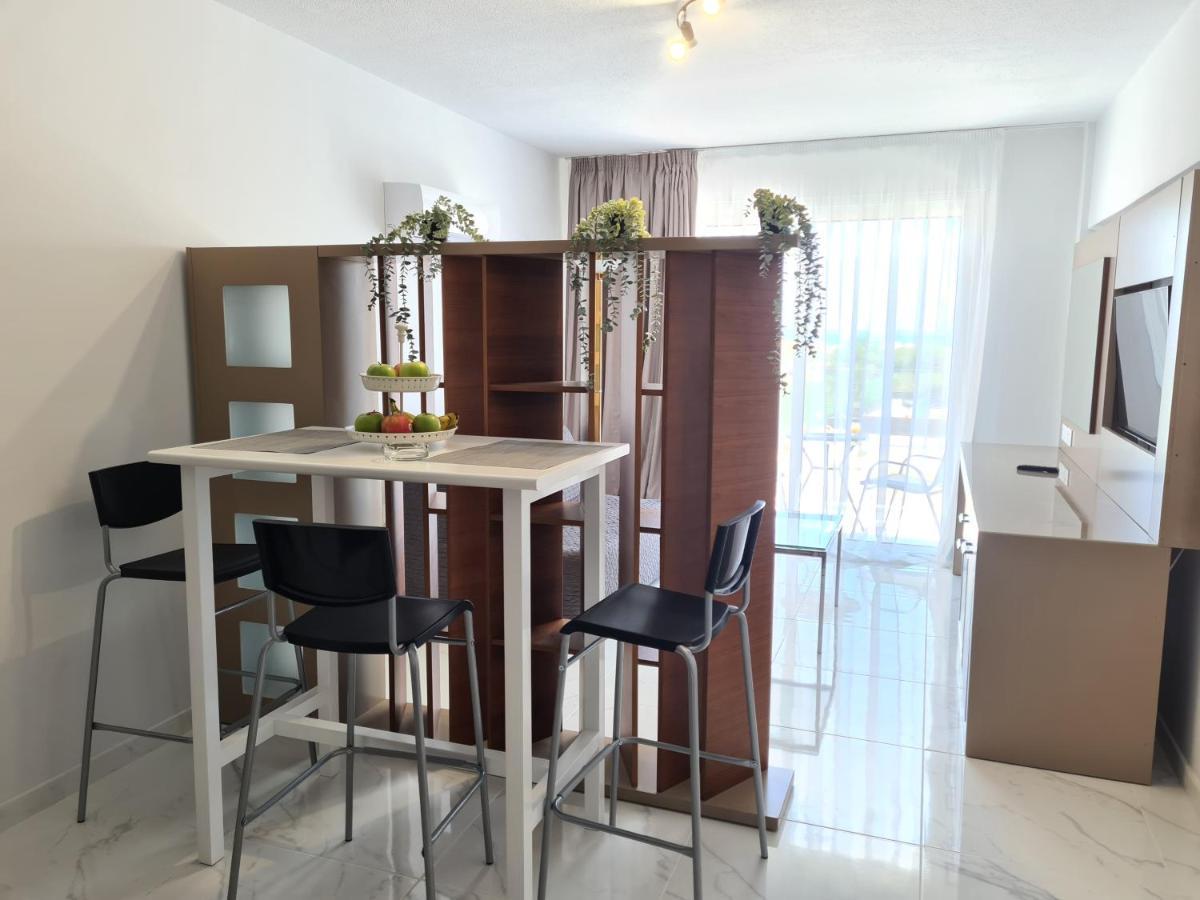 Fotoxenia Luxury Apts Paralimni Exterior foto