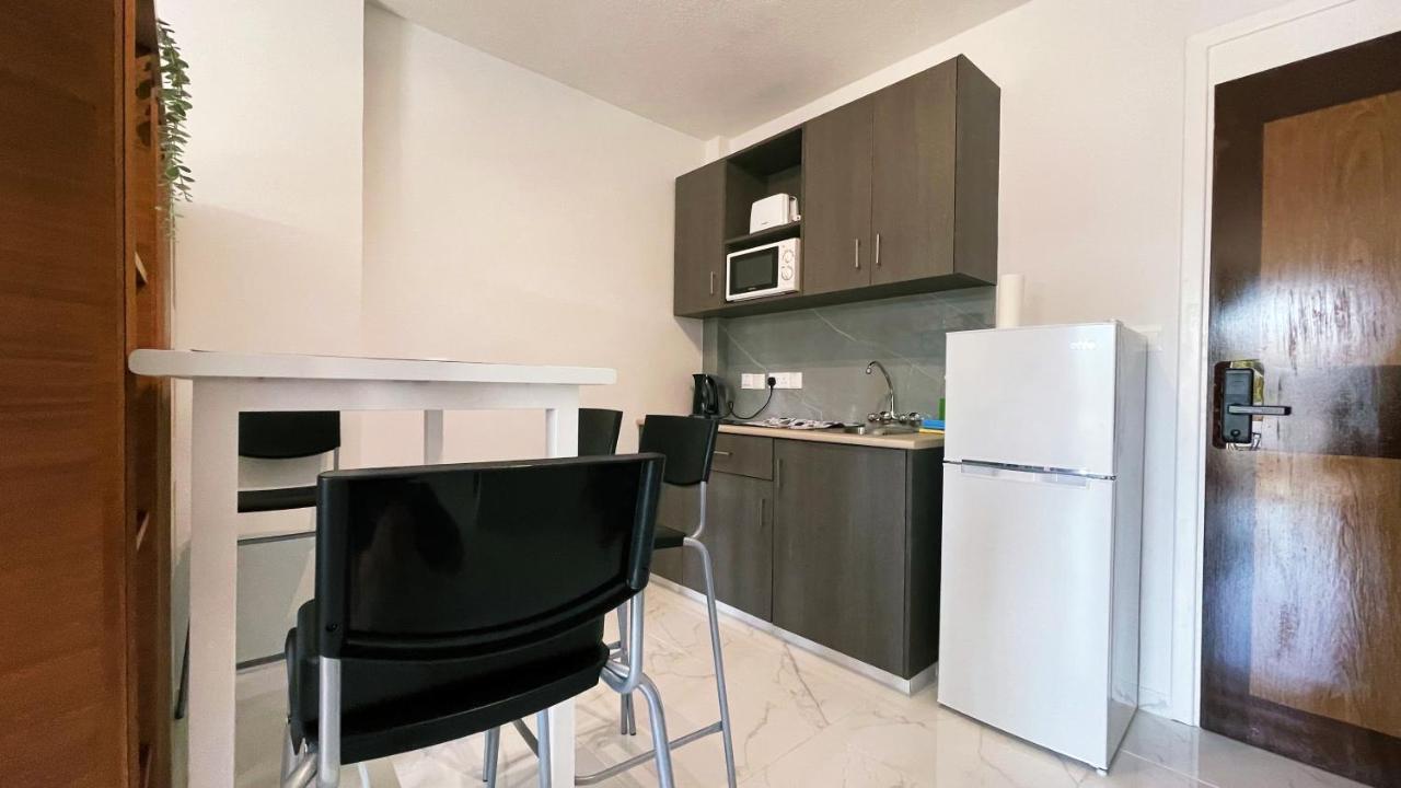 Fotoxenia Luxury Apts Paralimni Exterior foto