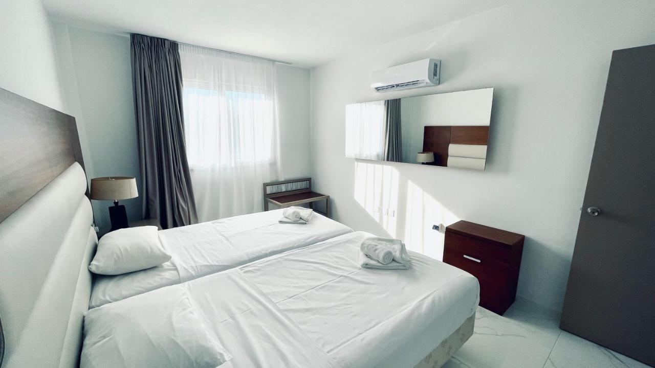 Fotoxenia Luxury Apts Paralimni Exterior foto